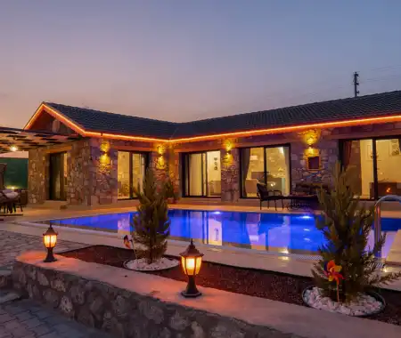 Villa Lirik