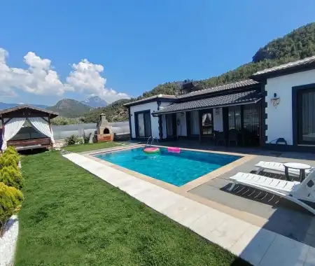 Villa Mitras
