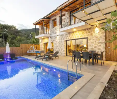 Villa Mustang