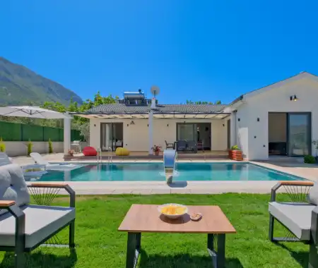 Villa Pare | Fethiye Yeşilüzümlü Havuzlu Kiralık Villa