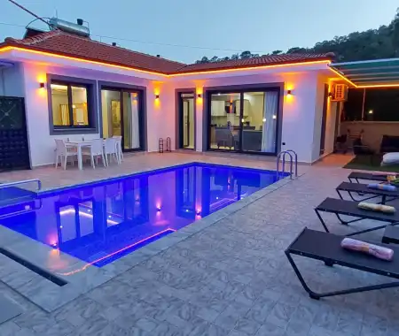Villa Taki 2