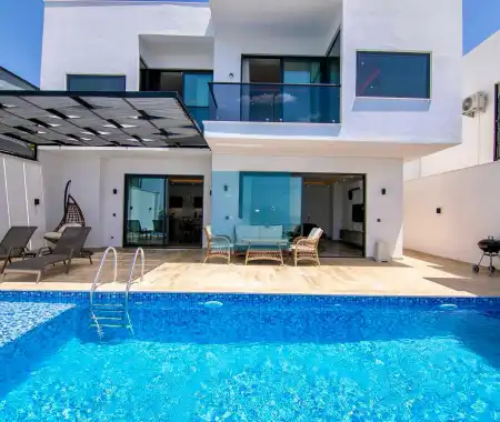 Villa Valiant 1