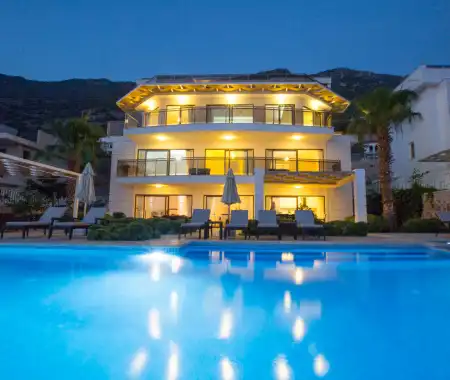 Villa Falcon Lodge