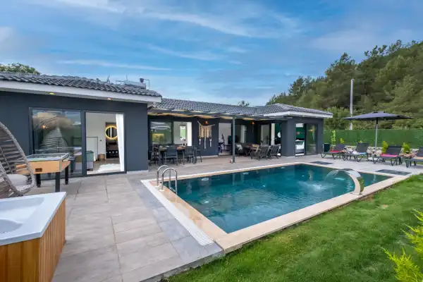 Villa Lush Lime