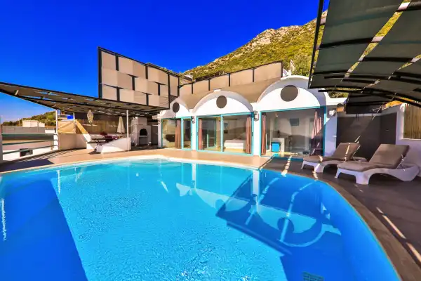 Villa Adora 1