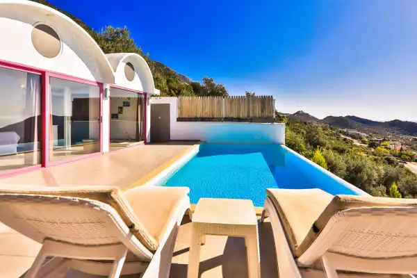 Villa Adora 2