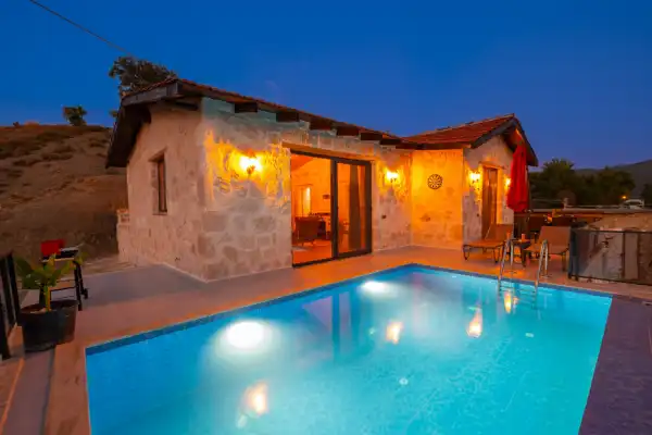Villa Saki