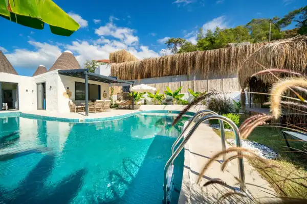 Villa Black Honey 3